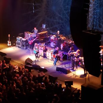 Chicago Theatre - Tedeschi Trucks band jamming ! - Performing Arts Near Me - Chicago, Illinois Chicago Theatre - Tedeschi Trucks band jamming ! - Performing Arts Near Me - Chicago, Illinois