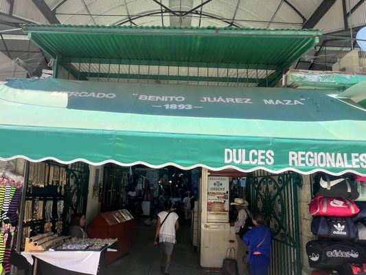 Mercado Benito Juárez by null