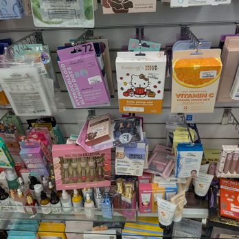 Winners - Facial mask, nail polish sets, and more - Women's Clothing Near Me - Richmond Hill, Ontario Winners - Facial mask, nail polish sets, and more - Women's Clothing Near Me - Richmond Hill, Ontario