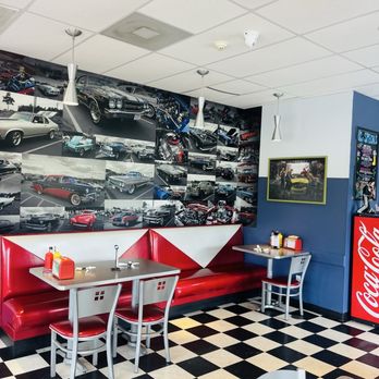 KC's Classic Burger Bar - New American Near Me - North Attleboro, Massachusetts