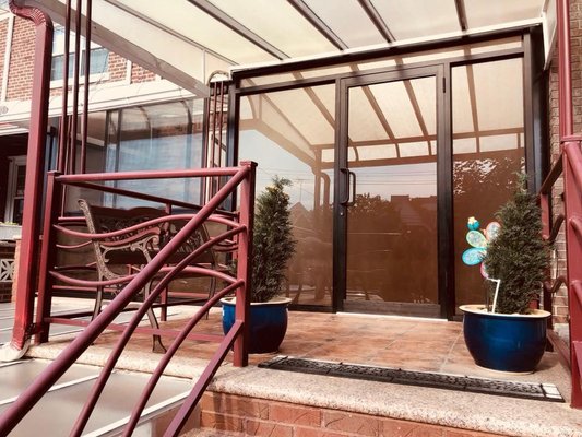 V-Y Glass and Mirror Services by null