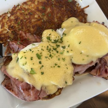 Caffe 11th Avenue - Traditional Eggs Benedict - American Near Me - Yakima, Washington Caffe 11th Avenue - Traditional Eggs Benedict - American Near Me - Yakima, Washington