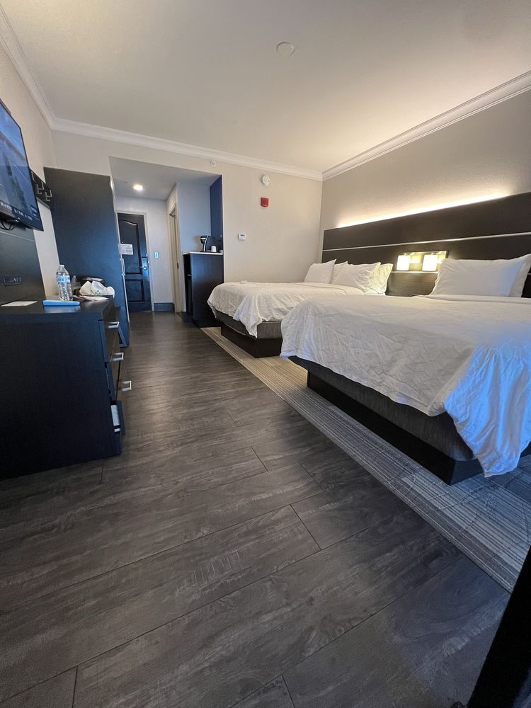 Holiday Inn Express & Suites Columbia-Fort Jackson - wedding in Columbia, SC