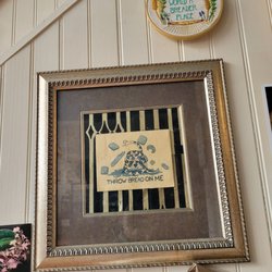 Breadhive Bakery & Cafe - Bread and bagel themed art, what could be better?
