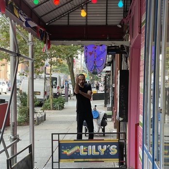 Kazuza - employee flipping me off after assaulting me - Hookah Bars Near Me - New York, New York Kazuza - employee flipping me off after assaulting me - Hookah Bars Near Me - New York, New York