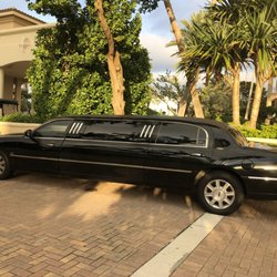 Diamond Coach Limousine - Stretch limo service and airport transportation
