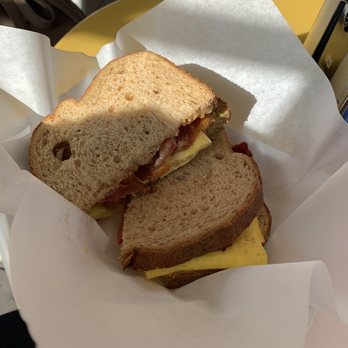 Splash Cafe - Tomato Egg Sandwich - American Near Me - Pismo Beach, California Splash Cafe - Tomato Egg Sandwich - American Near Me - Pismo Beach, California