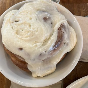 Floret - Cinnamon roll (vegan) - Vegetarian Near Me - Seattle, Washington Floret - Cinnamon roll (vegan) - Vegetarian Near Me - Seattle, Washington
