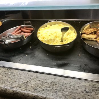 Chef Mickey's - Breakfast buffet - American Near Me - Lake Buena Vista, Florida