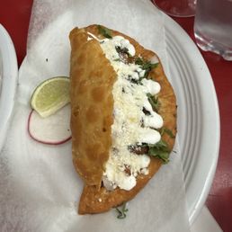 Fried quesadilla w/chicken Fried quesadilla w/chicken