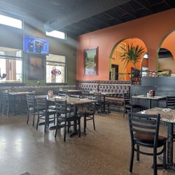 El Rancho - Inside