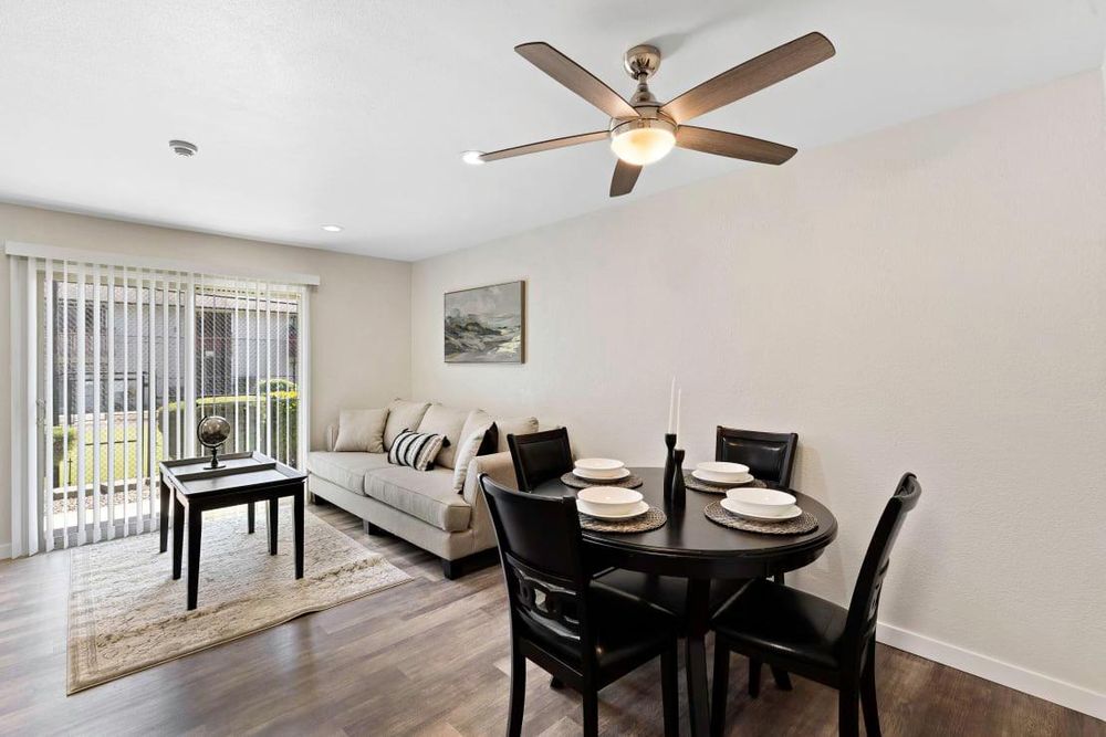 PINEWOOD SQUARE APARTMENT HOMES Updated August 2024 27 Photos & 10