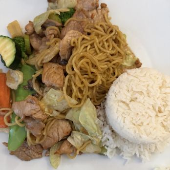 Thai Smile - 9. Chow Mein - Thai Near Me - Palm Springs, California Thai Smile - 9. Chow Mein - Thai Near Me - Palm Springs, California