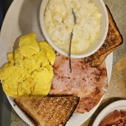 Carpenter's Diner - Yummy. Only can eat half there are large portion.