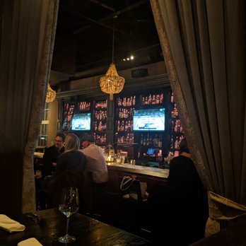 The Bellwether - Neat booth near bar seating - Cocktail Bars Near Me - St. Louis, Missouri