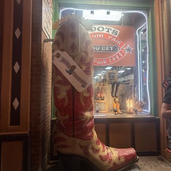 Boot Country - Front of store - Shoe Stores Near Me - Nashville, Tennessee Boot Country - Front of store - Shoe Stores Near Me - Nashville, Tennessee
