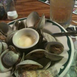 Lyons Glen Den - Clams and beer