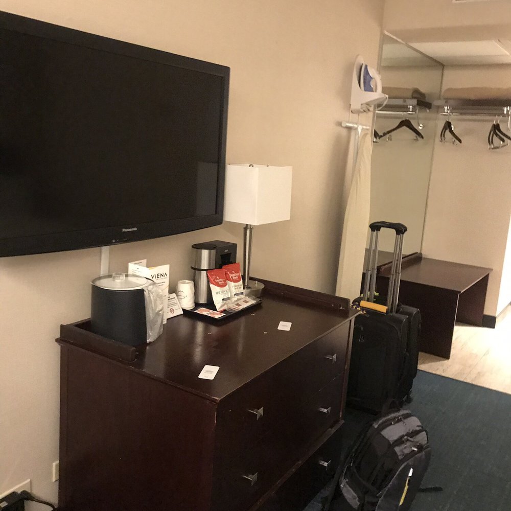 Miami Airport Hotel - Front of room - Hotels Near Me - Miami, Florida Miami Airport Hotel - Front of room - Hotels Near Me - Miami, Florida