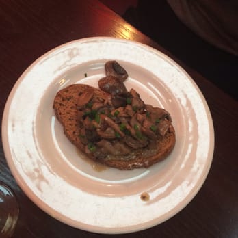 Cafe Rouge - Chestnut mushroom in garlic sauce - French Near Me - Manchester, XGM