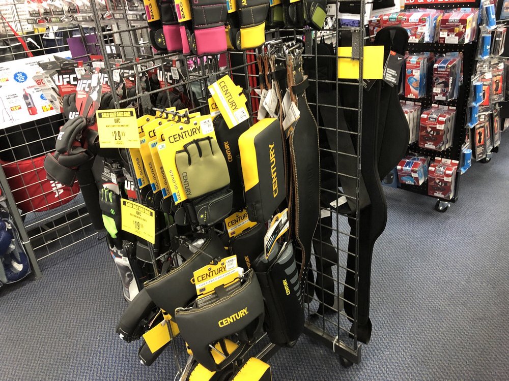 BIG 5 SPORTING GOODS 14 Photos & 11 Reviews Sporting Goods 4901 N