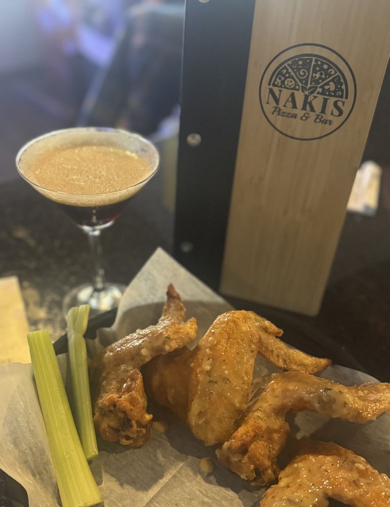 Nakis Pizza & Bar