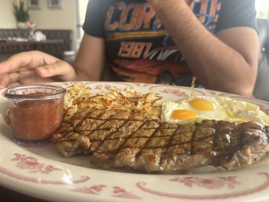 Henri's Cafe by null