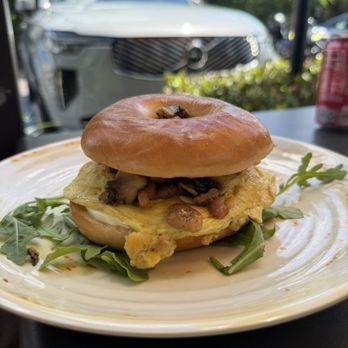 Oh Mamma - Egg sandwich with extra mushrooms - Cafes Near Me - Miami, Florida