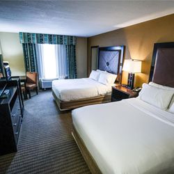 Holiday Inn Express & Suites Lexington - 2 Queens