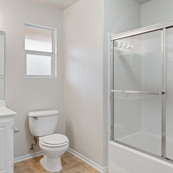 Dronfield Astoria - Upgraded bathrooms with new modern fixtures. - Apartments Near Me - Sylmar, California Dronfield Astoria - Upgraded bathrooms with new modern fixtures. - Apartments Near Me - Sylmar, California
