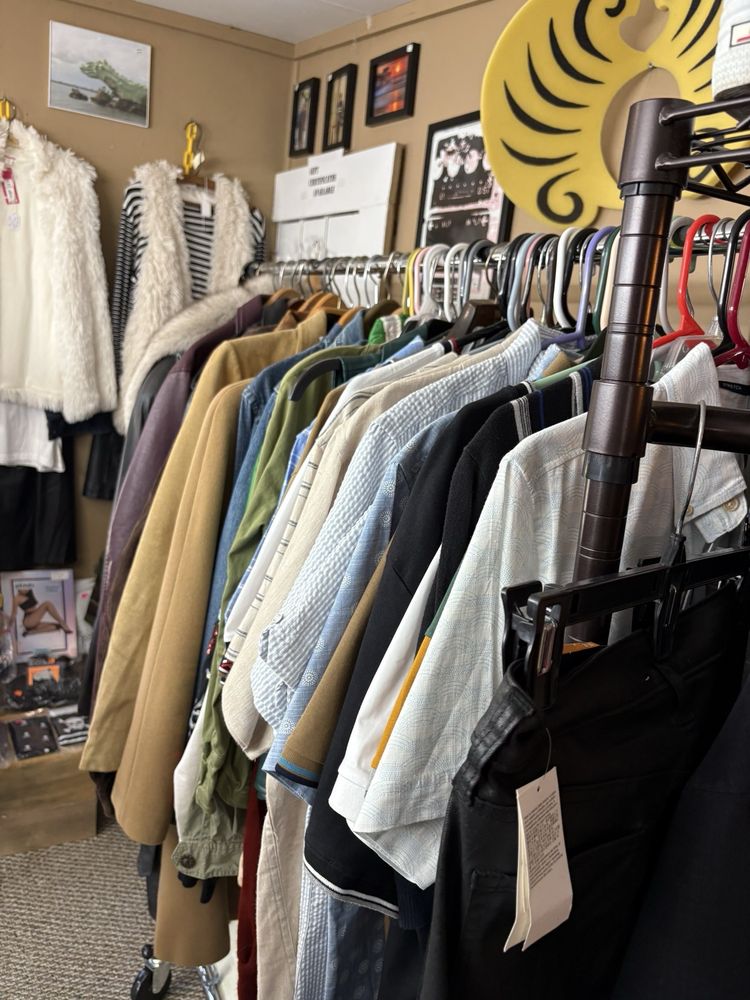 Dusty Rose Antique Mall Image