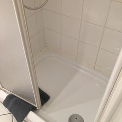 EuroStar Hotel - Clean Shower.