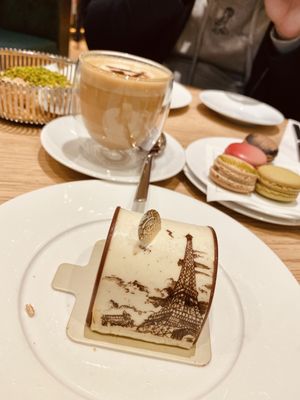 86Champs - L'Occitane x Pierre Hermé by null