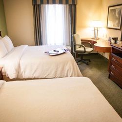 Hampton Inn & Suites Springfield-Southwest - Guest room