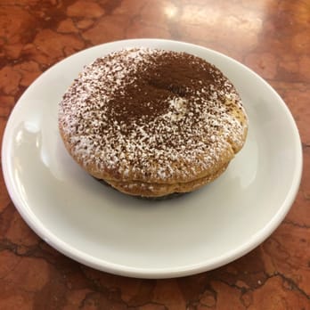 Pasticceria Pegaso - Fortuna con mele e cioccolato - Desserts Near Me - Florence, FI Pasticceria Pegaso - Fortuna con mele e cioccolato - Desserts Near Me - Florence, FI