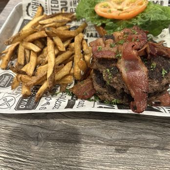 Coopers Tavern - Double bacon pounder burger - Burgers Near Me - Edgewater, Maryland