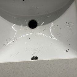 La Quinta by Wyndham Cleveland - Airport North - Black sink matter