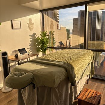 The Skin Sage Spa - Massage room - Acne Treatment Near Me - Honolulu, Hawaii The Skin Sage Spa - Massage room - Acne Treatment Near Me - Honolulu, Hawaii