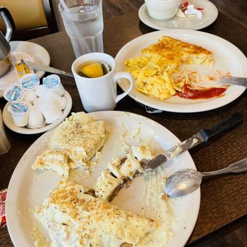 Bill's Cafe - Chicken fried steak, biscuit & gravy, scrambled eggs & hash brown.  Delicious! - Breakfast & Brunch Near Me - Fremont, California