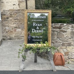 Welcome sign!