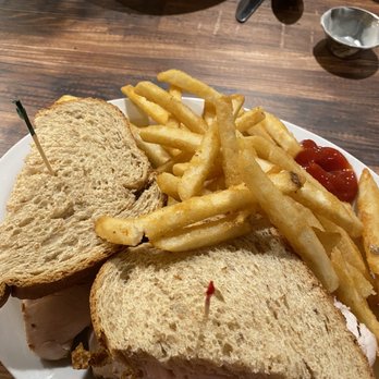 Rooster Run Cafe - Turkey sandwich with fries - Steakhouses Near Me - Hurricane, Utah