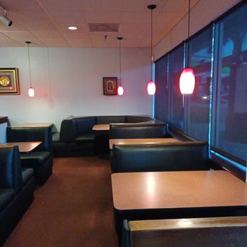 Dragon Court  - Kind of empty for a Saturday night - Chinese Near Me - Oviedo, Florida