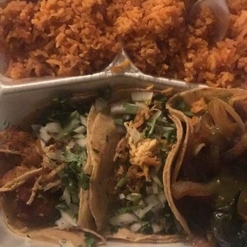El Pollo Palenque - two tacos and rice in a styrofoam container - Food Trucks Near Me - Waco, Texas