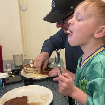 Breeze Inn - A little bit of pancake wit his syrup - Hotels Near Me - Seward, Alaska