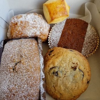 Fendu Boulangerie - Our pick for the morning Chocolate croissant, pumpkin bread, chocolate mac nut cookie, carrot cake and a mango scone - Bakeries Near Me - Honolulu, Hawaii