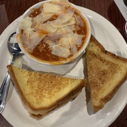 Bertz Sports Bar and Grill - Grilled Cheese with lasagna soup