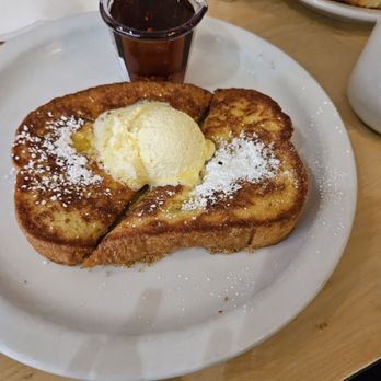 Little Green Onions - Side of french toast - Breakfast & Brunch Near Me - Riverside, California Little Green Onions - Side of french toast - Breakfast & Brunch Near Me - Riverside, California
