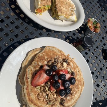 Café Eclectic - Vegan Pancakes & Rachel 's Breakfast Wrap (Vegan) - Breakfast & Brunch Near Me - Memphis, Tennessee