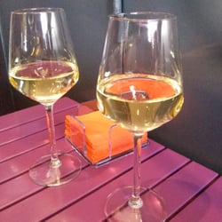 Straza - Un vinito blanco para ir abriendo el apetito.