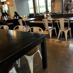 Mas Taco Bar - Dining room