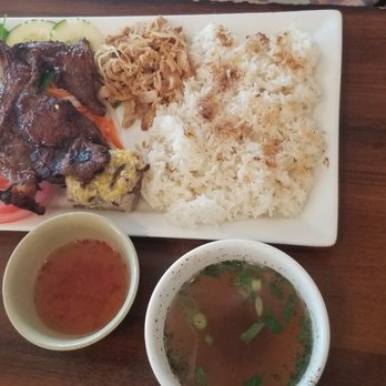Pho Le 777 - Com tam with porkchop - Vietnamese Near Me - Chicago, Illinois